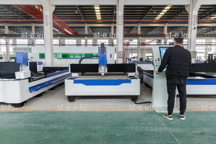 ЛАЗЕРНЫЙ СТАНОК ДЛЯ РЕЗКИ МЕТАЛЛА ST-6020R (6000*2000мм) 2kWt RAYCUS - st-e.info - Плесецк